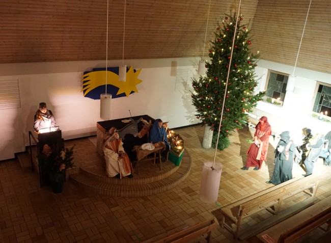 Heilige-Geist-Kirche an Weihnachten